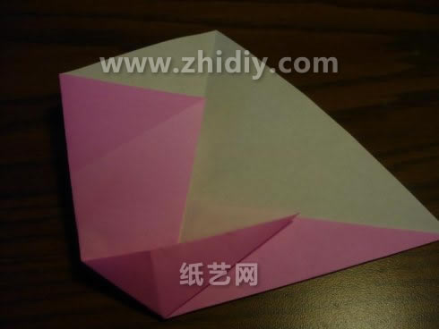 根据详细的折纸图纸你也可以轻松的完成折纸玫瑰花的制作