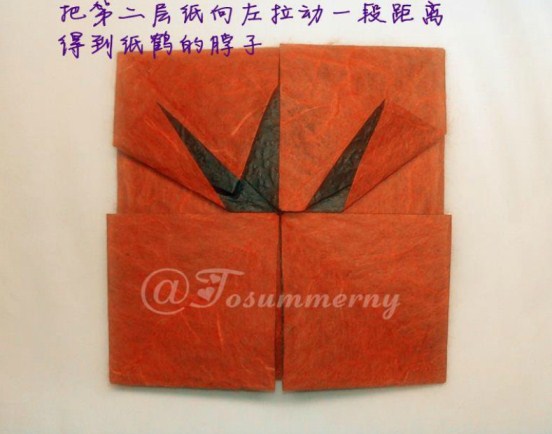 折纸千纸鹤徽章从构型和最终的立体效果来看都非常的漂亮和具有艺术感