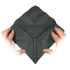 具体可以看到这样的手工折纸制作还是比较锻炼大家的基本折纸技能的
