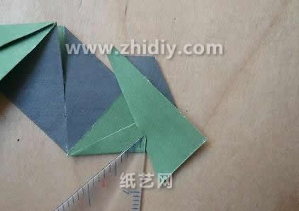 学习折纸花球的制作教程有助于大家更好的理解手工折纸的乐趣
