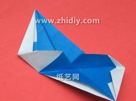 现在常见的各种类型的折纸纸球花制作教程都可以在纸艺网上找到