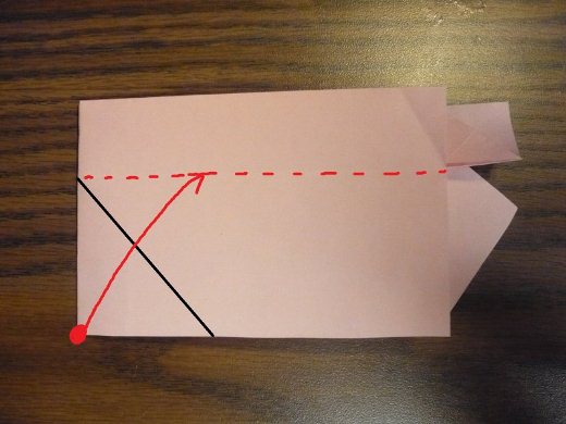 完成折叠之后的折纸心形盒子实际上从效果上来看还是很立体的