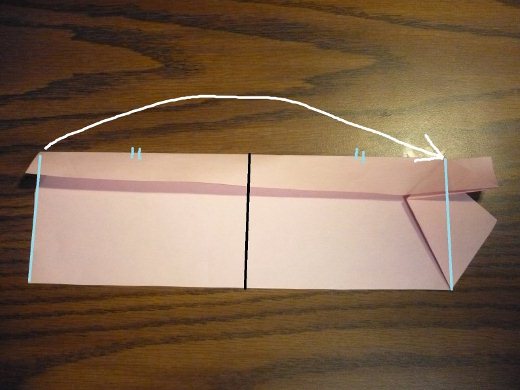 这个教程比较清楚的展示了如果通过手工折纸的方式一步一步的完成折纸心形盒子的折叠