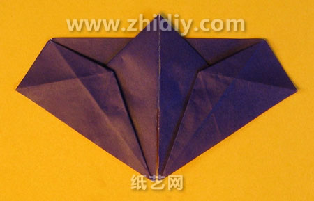 折纸蝴蝶的基本折叠过程实际上操作起来还是非常容易的