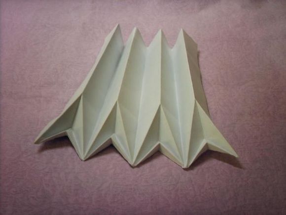 组合折纸神龙本身构型上看起来就有着一种强有力的视觉冲击感