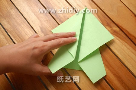 掌握基本的儿童折纸制作技巧可以帮助大家更好的学习折纸制作