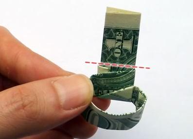折纸美元戒指将美元中的一元的图案进行了比较好和充分的利用