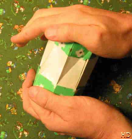学习折纸盒子可以让喜欢实用手工制作的同学有着一个自己的选择