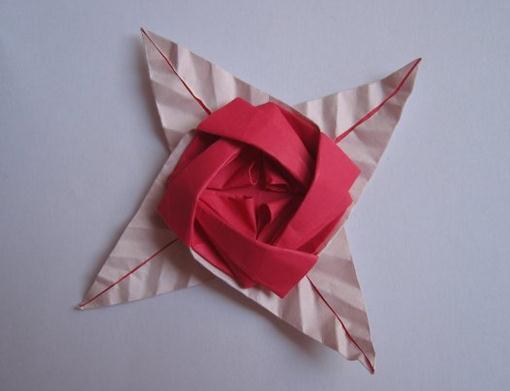 折纸玫瑰花图解教程手把手教你制作漂亮的折纸玫瑰花胸针