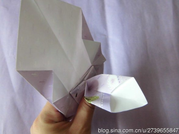 有效的折叠是保证折纸小篮子从效果上看起来十分漂亮的关键