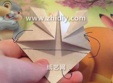 学习基本的折纸熊猫脸的制作教程可以提升大家对于折纸制作的兴趣