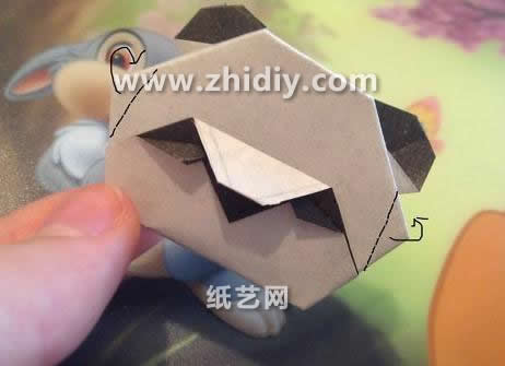 折纸大全图解的教程通过折叠的操作将如何制作出折纸熊猫表现出来