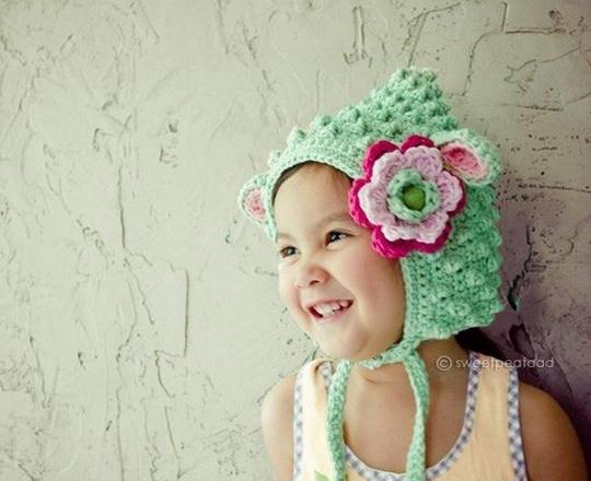 简单的冬天儿童编织帽与钩针帽的图样与图案