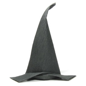 有效的折叠是保证万圣节折纸帽子从效果上更加精致的一个关键原因