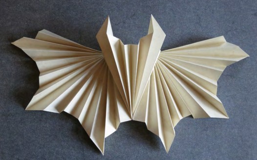 万圣节简单折纸蝙蝠的折纸图解教程手把手教你折叠简单的蝙蝠