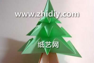 折纸圣诞树的基本折法视频娇嗔手把手教你制作精美的折纸圣诞树
