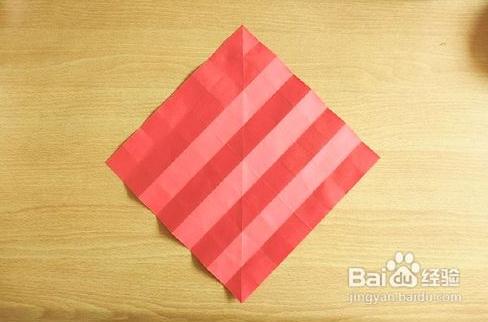 新年手工折纸鲤鱼的基本折法教程展现出折纸鲤鱼应该怎么做