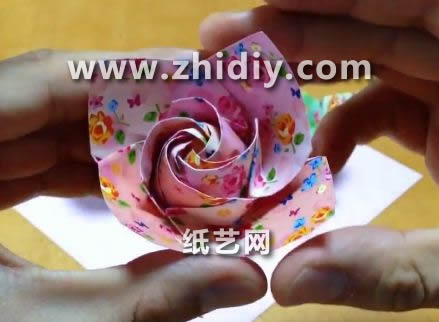 一重折纸玫瑰花的折法视频手把手教你制作漂亮的玫瑰花
