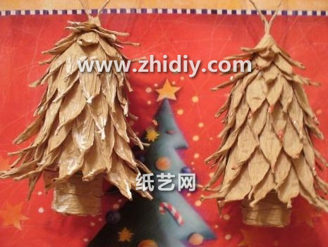 卷纸筒制作圣诞树的教程教你用卷纸筒制作精美的折纸圣诞树来