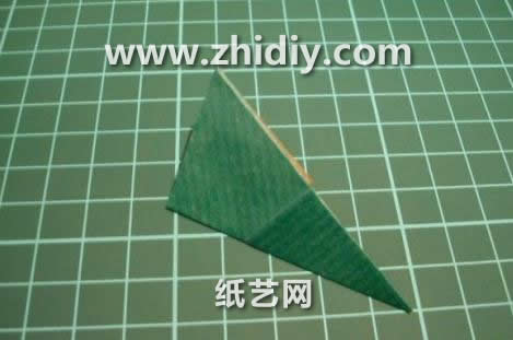 手工折纸花球的折法教程将基本的折纸灯笼制作方法展示出来