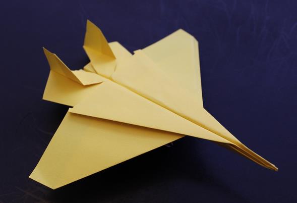 折纸飞机战斗机的折法之F15老鹰折纸战斗机的