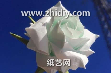 玫瑰花的折法教程手把手教你制作出精美的手工折纸玫瑰花