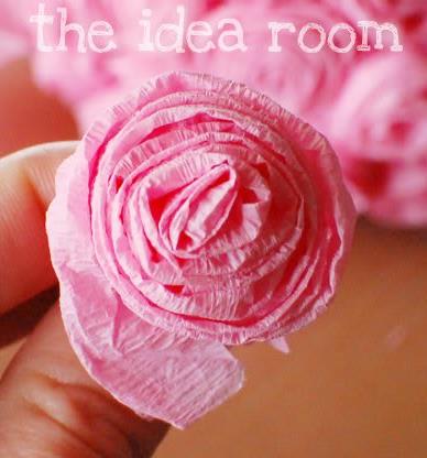 皱纹纸玫瑰花的折法教程教你制作精美的皱纹纸玫瑰花