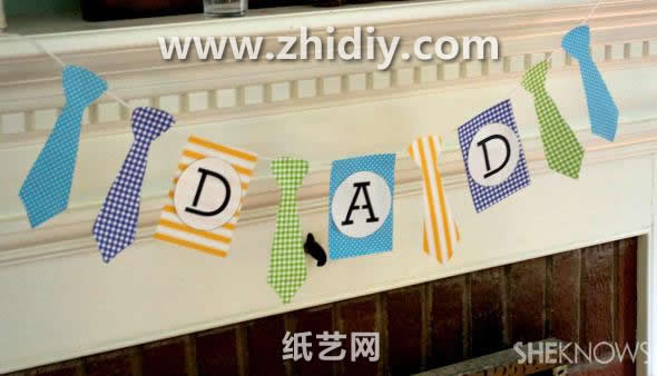 父亲节的手工纸艺教程展示出可爱小旗帜的制作方法