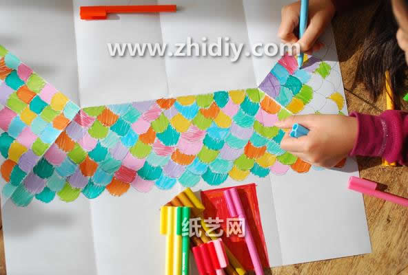 儿童节的折纸制作展示出手工折叠的乐趣