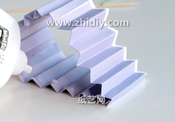 有效的折叠是折纸模型构图展示的一个关键