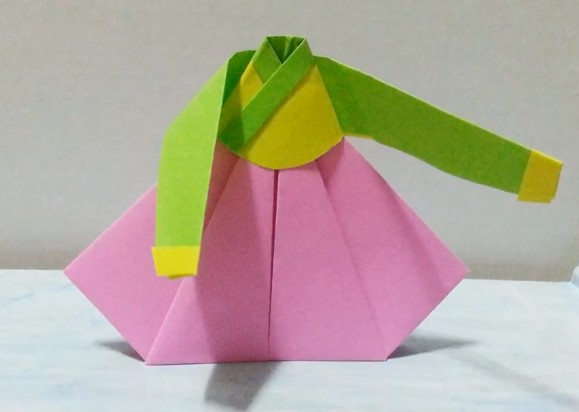 儿童节儿童折纸韩服的手工折纸视频教程