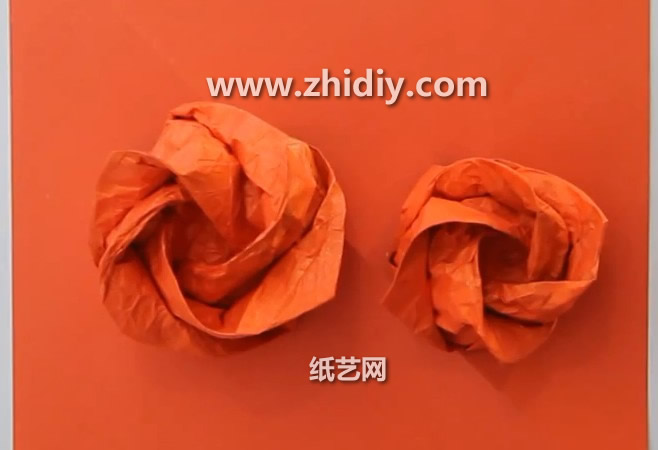 折纸玫瑰花的折法教程手把手教你制作出简约效果的折纸玫瑰花