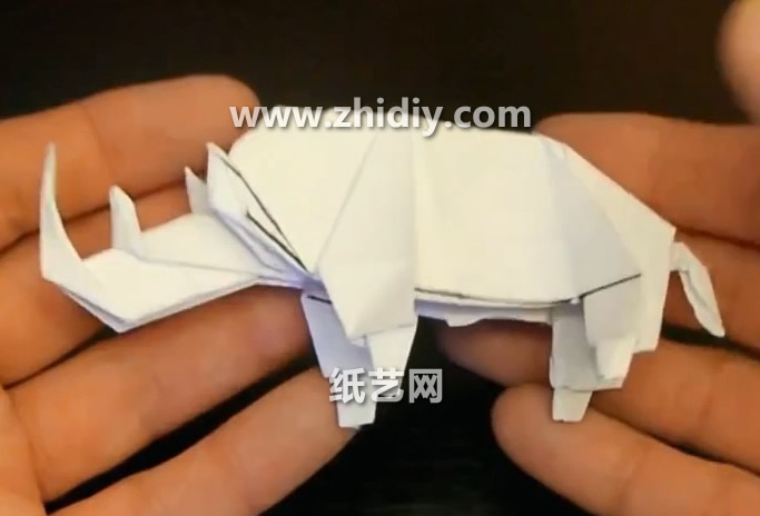 手工折纸犀牛的教程手把手教你制作出精致的手工折纸动物