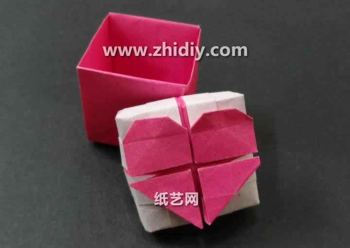 情人节手工折纸心小礼盒的折法视频教程教你制作出可爱的折纸心