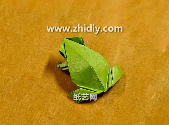 手工折纸金蟾蜍的折纸青蛙的折法教程教你制作出漂亮的折纸青蛙