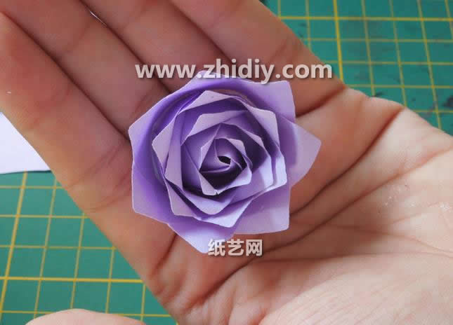 学习漂亮的手工折纸玫瑰花制作帮助你更好的学习和掌握玫瑰花的制作方法