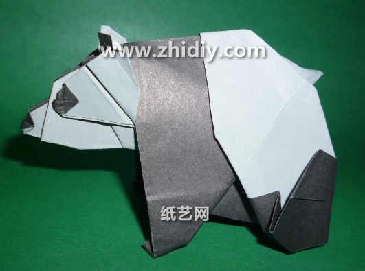 手工折纸大全手把手教你如何制作出逼真的折纸大熊猫