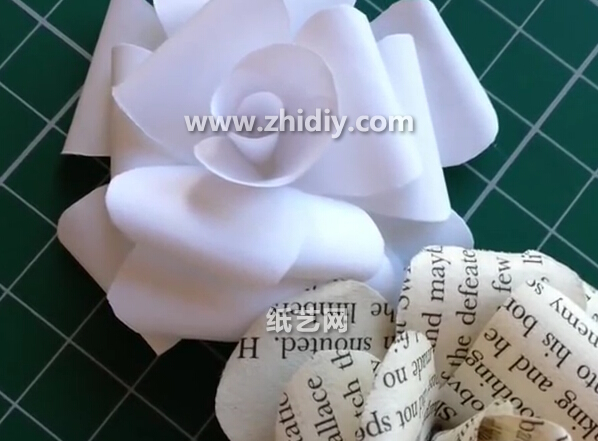 手工简单纸玫瑰花教程教你快速制作出可爱的纸玫瑰花