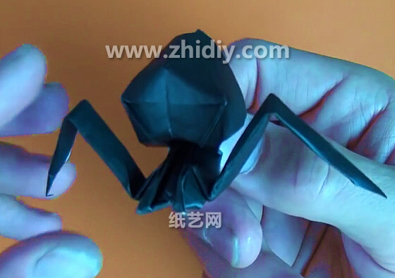 万圣节手工折纸蜘蛛手把手教你制作仿真折纸蜘蛛