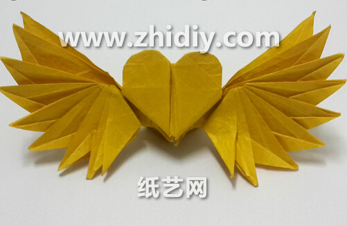 情人节手工折纸心的折法教程手把手教你制作出漂亮的情人节带翅膀立体折纸心