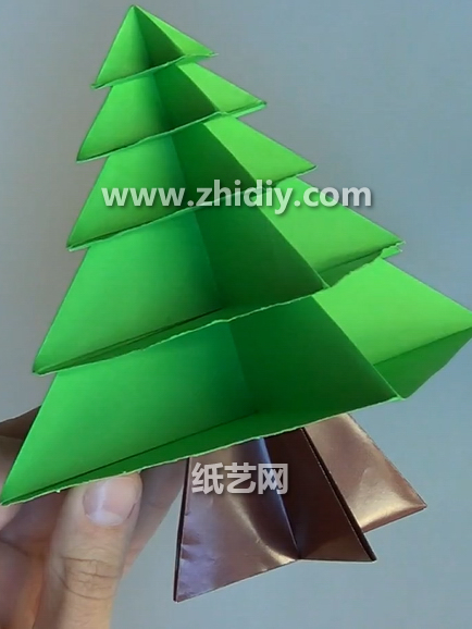 手工组合折纸圣诞树的折法教程教你制作出漂亮的折纸圣诞树