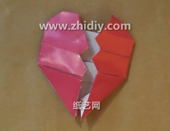 手工折纸视频教你学习情人节手工折纸破碎心的折法