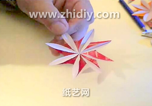 手工折纸花装饰花制作方法教程手把手教你学习如何制作出手工折纸装饰花