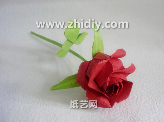芙荃玫瑰花手工折纸叶片和折纸花萼应该如何折叠和制作