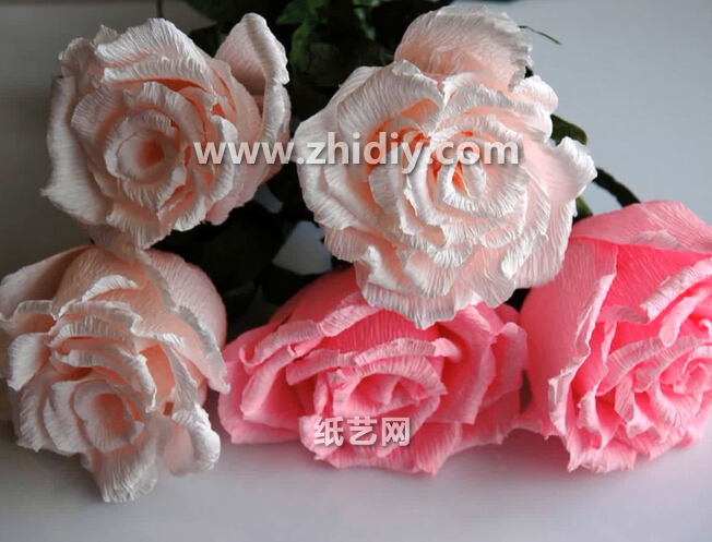 手工皱纹纸玫瑰花教你学习如何使用皱纹纸制作出精彩的玫瑰花来