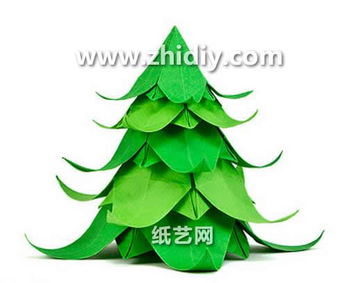 手工折纸圣诞树的折法教程教你如何制作出可爱的折纸圣诞树