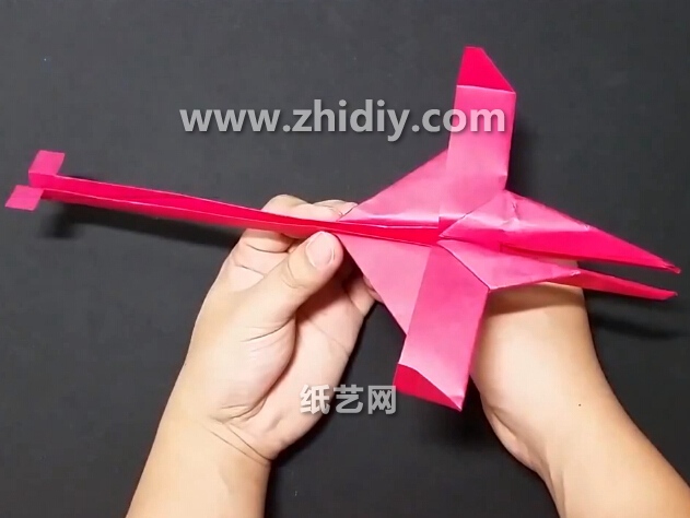 手工折纸飞机的折法教程教你学习单翼霸王龙折纸滑翔机的折法