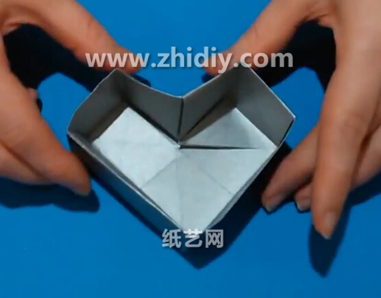 简单折纸心盒子的折法视频教程教你学习如何制作折纸心盒子