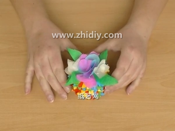手工制作大全手把手教你学习如何完成母亲节手工纸艺装饰花束制作