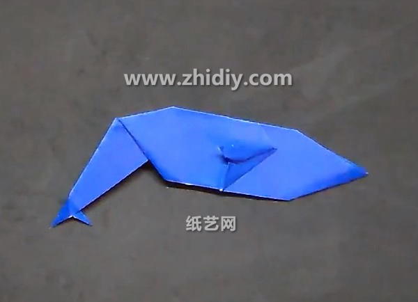 手工折纸蓝鲸鲸鱼的折法视频教程教你学习如何制作折纸蓝鲸鲸鱼